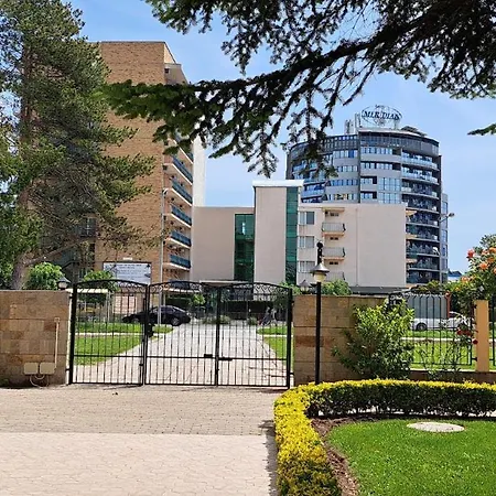 Royal Sun Apartment *